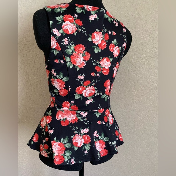 Peplum blouse Beautiful Roses on Black background - Picture 2 of 9